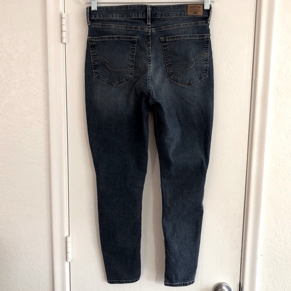 Like New Levi Strauss midrise skinny jeans - Picture 2 of 5